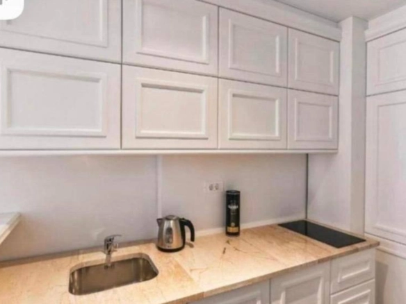 Dvosoban stan 75 m² na prvoj liniji do mora s pogledom – Rafailovići, Budva