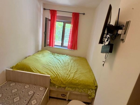 Jednosoban stan 50 m² u kompleksu sa bazenom – Petrovac, Budva