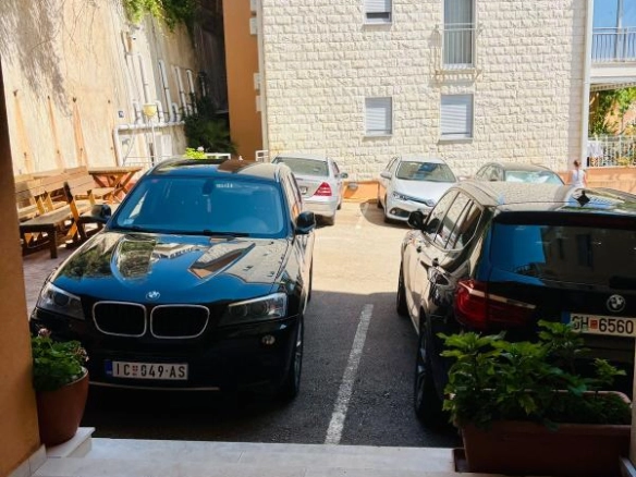 Jednosoban stan 50 m² u kompleksu sa bazenom – Petrovac, Budva