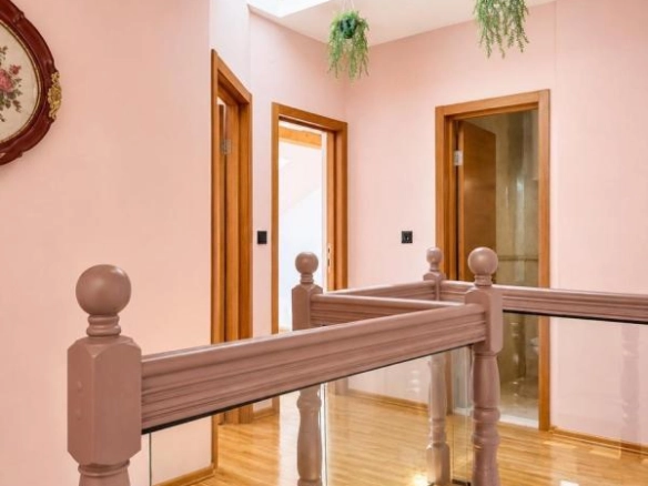 Trosoban stan 94 m² sa pogledom na more – Rozino, Budva
