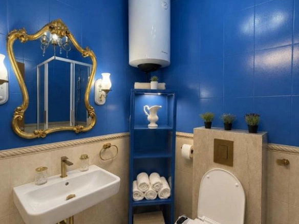 Trosoban duplex stan 96 m² sa dizajnerskom renovacijom – Rozino, Budva