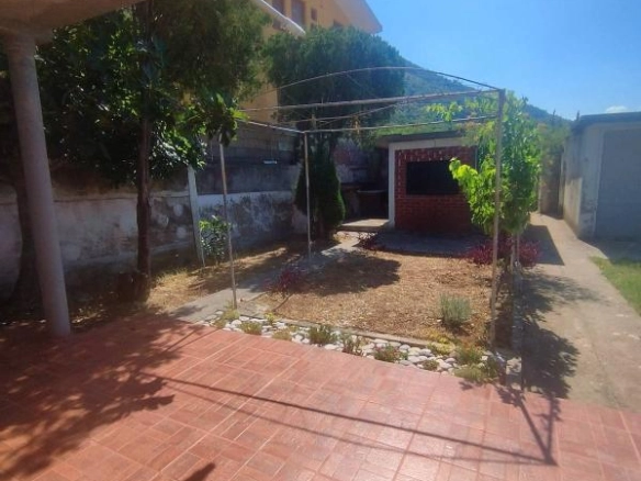 Kuća 95 m² sa pogledom na more i garažom – Sutomore, Bar