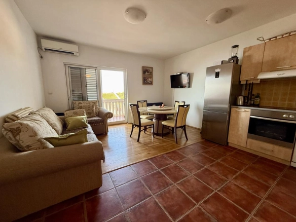 Dvosoban stan 82 m² sa pogledom na more i ostrva – Petrovac, Budva