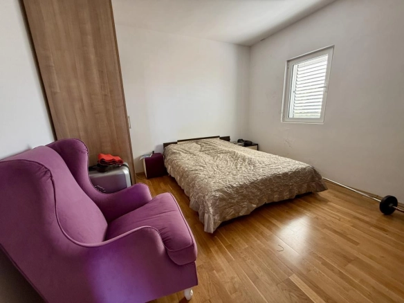 Dvosoban stan 82 m² sa pogledom na more i ostrva – Petrovac, Budva