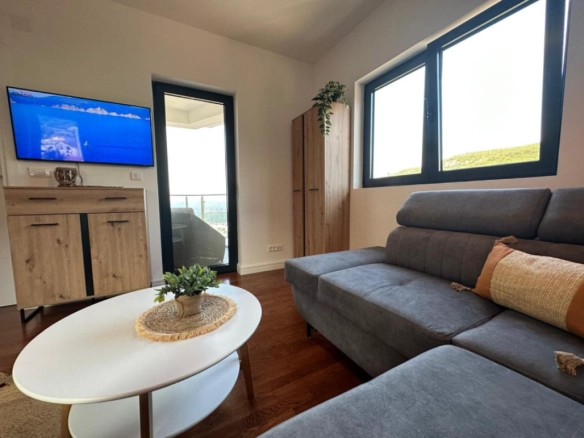 Garsonjera 29 m² sa pogledom na more i garažom – Bečići, Budva