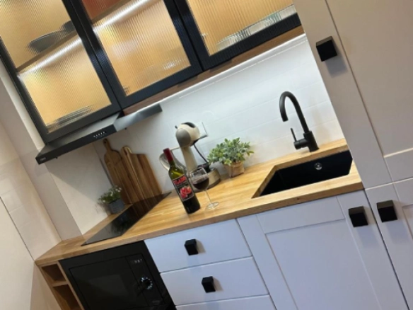 Garsonjera 29 m² sa pogledom na more i garažom – Bečići, Budva