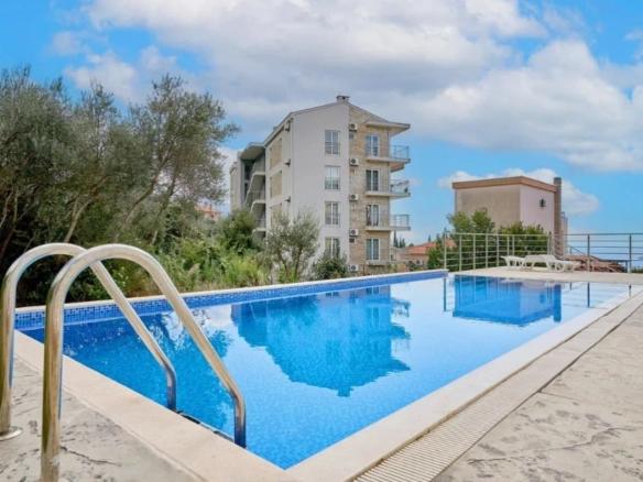 Garsonjera 29 m² sa pogledom na more i garažom – Bečići, Budva