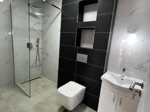 Jednosoban stan 60 m² sa terasom i pogledom na more – Lazi, Budva
