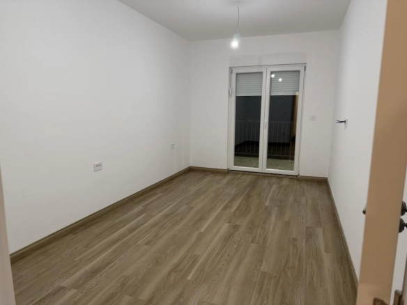 Jednosoban stan 60 m² sa terasom i pogledom na more – Lazi, Budva