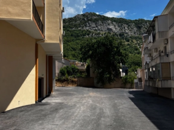Jednosoban stan 60 m² sa terasom i pogledom na more – Lazi, Budva