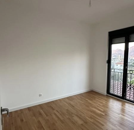 Dvosoban stan 64 m² u novogradnji sa terasom i pogledom – Polje, Bar