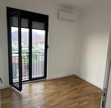 Dvosoban stan 64 m² u novogradnji sa terasom i pogledom – Polje, Bar