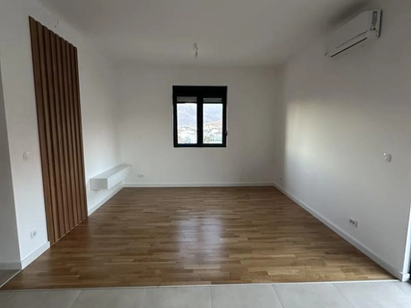 Dvosoban stan 64 m² u novogradnji sa terasom i pogledom – Polje, Bar