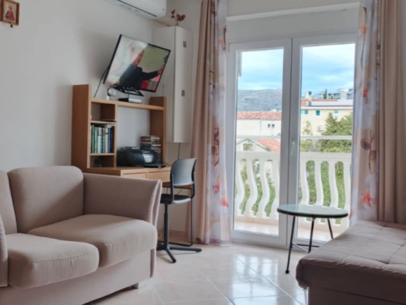 Trosoban penthaus 63 m² na prvoj liniji do mora – Rafailovići, Budva