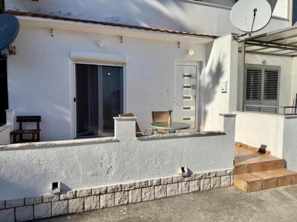 Jednosoban stan 50 m² sa terasom i pogledom na more – Petrovac, Budva