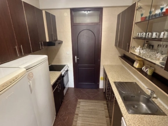 Dvosoban stan 83 m² sa terasama i djelimičnim pogledom na more – Bar