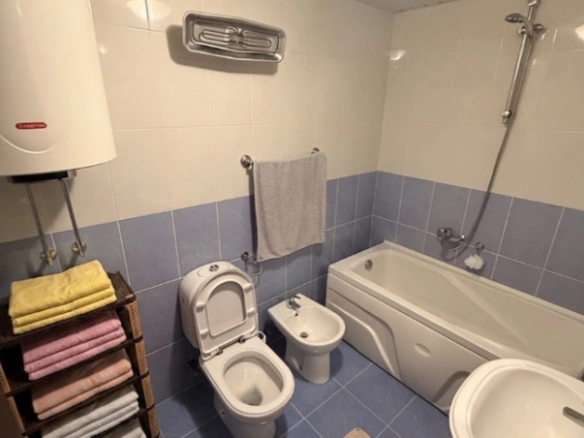 Dvosoban stan 83 m² sa terasama i djelimičnim pogledom na more – Bar