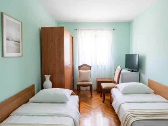 Dvosoban stan 83 m² sa terasama i djelimičnim pogledom na more – Bar