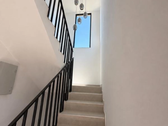 Kuća 225 m² na placu od 571 m² sa saunom – Gornja Gorica, Podgorica