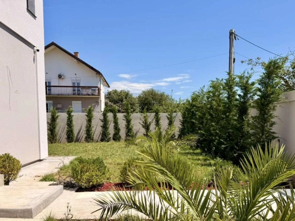 Kuća 225 m² na placu od 571 m² sa saunom – Gornja Gorica, Podgorica
