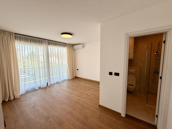 Kuća 225 m² na placu od 571 m² sa saunom – Gornja Gorica, Podgorica