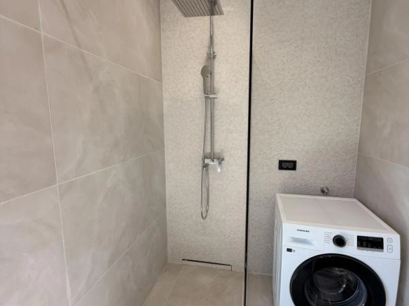 Kuća 225 m² na placu od 571 m² sa saunom – Gornja Gorica, Podgorica