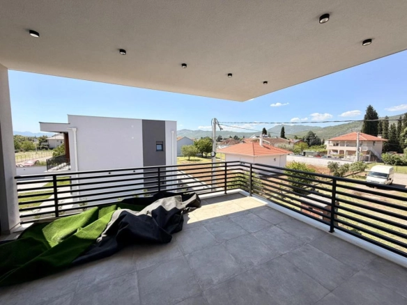 Kuća 225 m² na placu od 571 m² sa saunom – Gornja Gorica, Podgorica