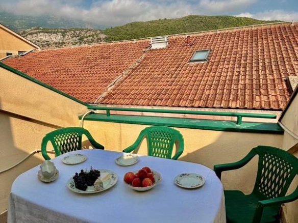 Dvosoban stan 70 m² sa dvije terase u centru – Budva