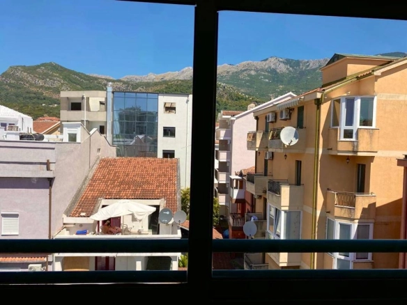 Dvosoban stan 70 m² sa dvije terase u centru – Budva