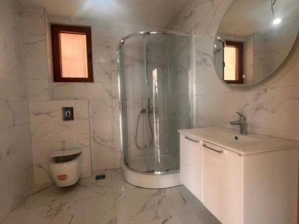 Jednosoban stan 118 m² sa terasom od 66,40 m² – Dobra Voda, Bar