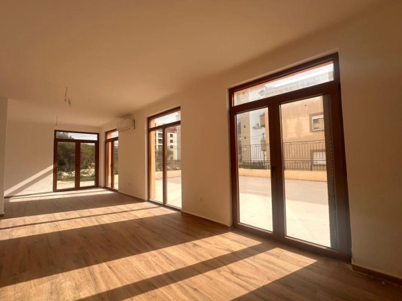 Jednosoban stan 118 m² sa terasom od 66,40 m² – Dobra Voda, Bar