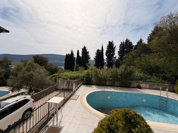 Jednosoban stan 47 m² u kompleksu sa bazenom – Baošići, Herceg Novi