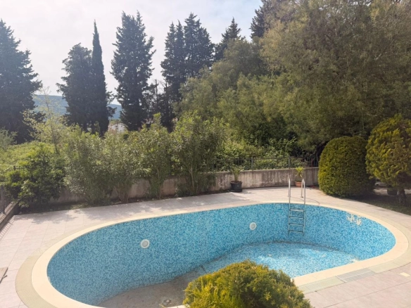 Jednosoban stan 47 m² u kompleksu sa bazenom – Baošići, Herceg Novi