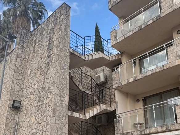 Dvosoban stan 66 m² u kompleksu Blue Horizon sa bazenom – Pržno, Budva