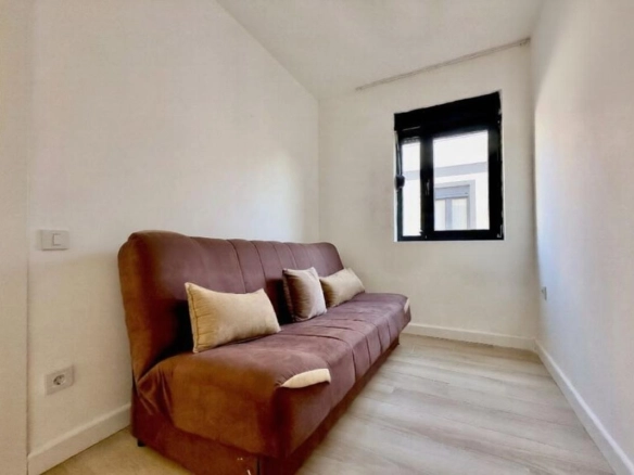 Dvosoban stan 49 m² sa krovnom terasom od 25 m² – Kavač, Kotor