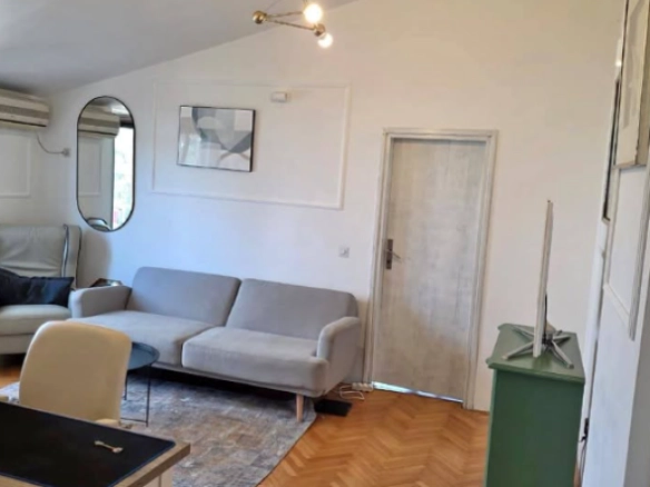 Jednosoban stan 43 m² na posljednjem spratu – Preko Morače, Podgorica
