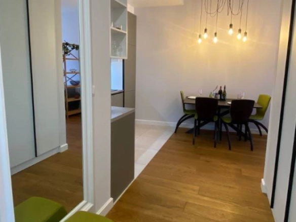 Dvosoban stan 78 m² sa panoramskim pogledom na planine – Bar