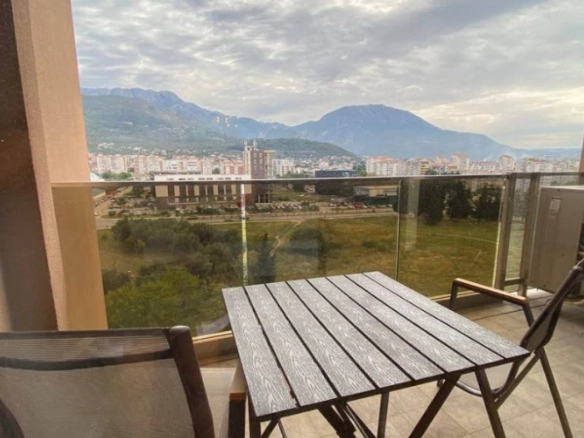 Dvosoban stan 78 m² sa panoramskim pogledom na planine – Bar