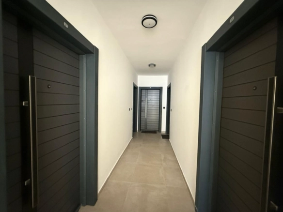 Garsonjera 26 m² na visokom prizemlju nove kuće – Dobra Voda, Bar