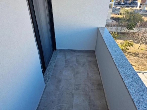 Jednosoban stan 45 m² u novogradnji iz 2021. – Ulcinj
