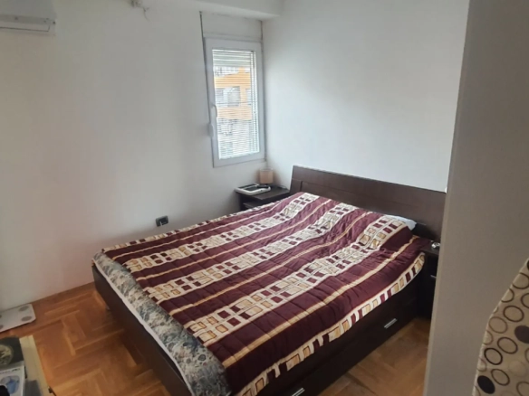 Trosoban stan 91 m² sa pogledom na Moraču u mirnom dijelu – Podgorica