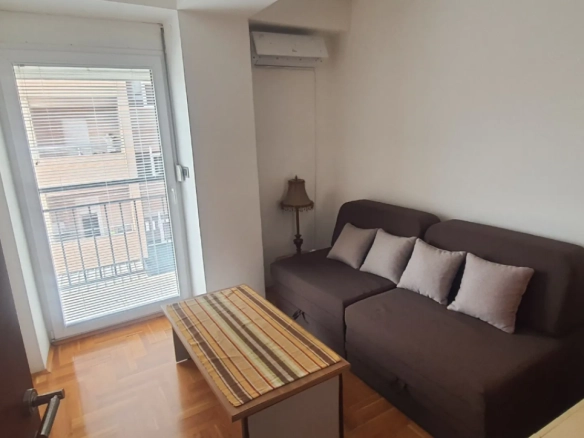 Trosoban stan 91 m² sa pogledom na Moraču u mirnom dijelu – Podgorica