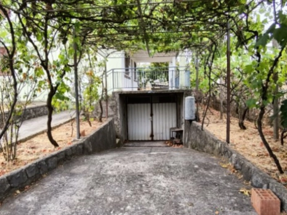 Kuća 180 m² sa pogledom na more i velikim terasama – Dobra Voda, Bar