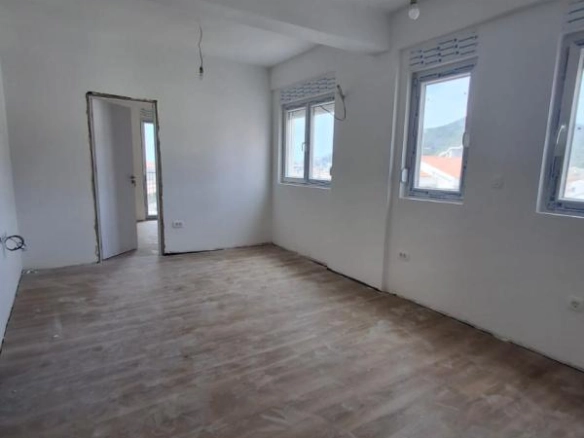 Jednosoban stan 38 m² sa pogledom na more – Lazi, Budva
