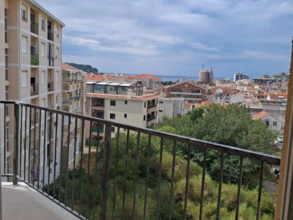 Jednosoban stan 38 m² sa pogledom na more – Lazi, Budva
