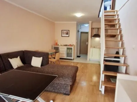 Jednosoban dupleks stan 52 m² na 400 m od mora – Bečići, Budva