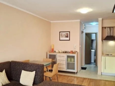 Jednosoban dupleks stan 52 m² na 400 m od mora – Bečići, Budva