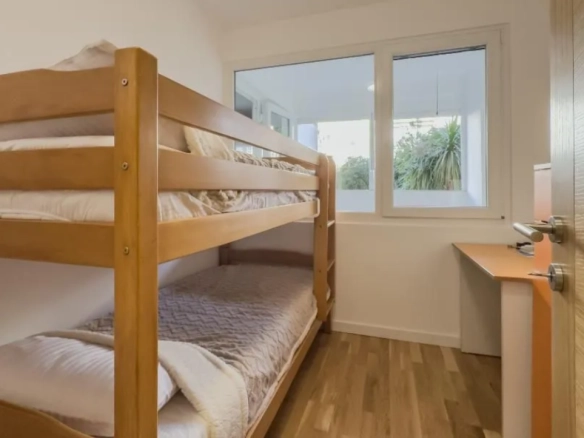 Dvosoban stan 68 m² blizu mora, potpuno namješten – Tivat