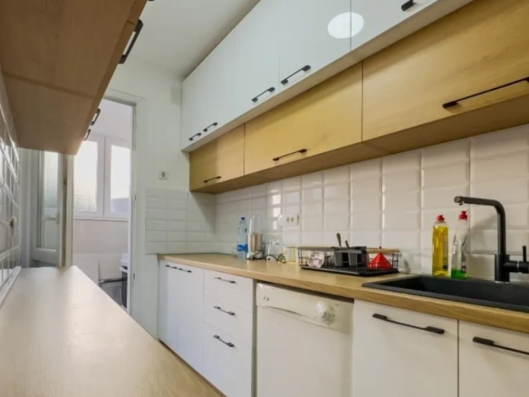 Dvosoban stan 68 m² blizu mora, potpuno namješten – Tivat