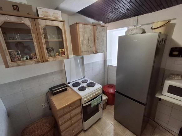 Trosoban stan 105 m² sa dva dvorišta i terasama – Zabjelo, Podgorica